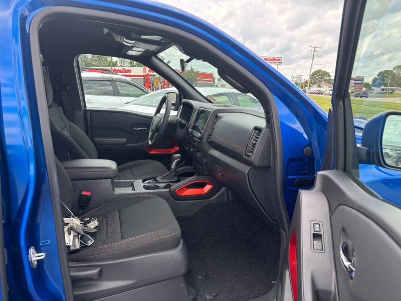 Nissan Frontier Vehicle Image 11