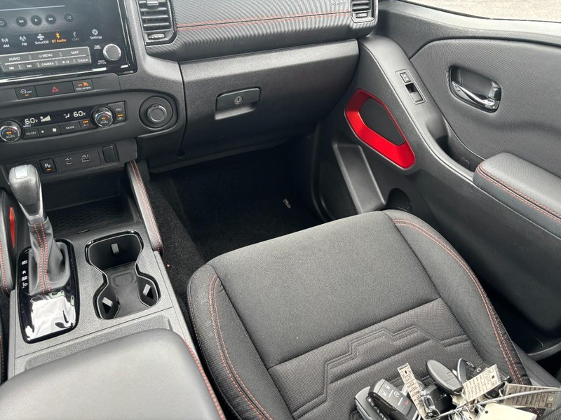 Nissan Frontier Vehicle Image 16