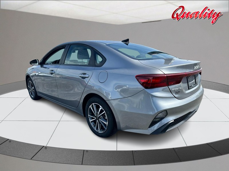 Kia Forte Vehicle Image 05
