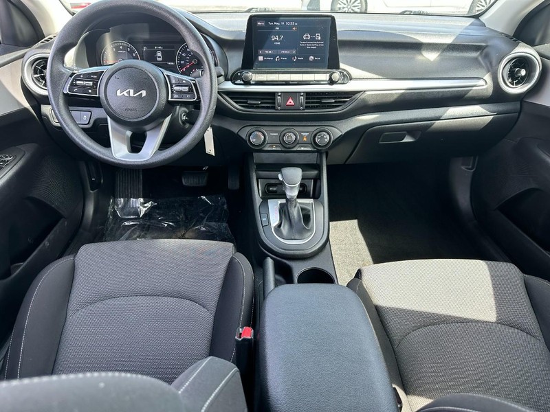 Kia Forte Vehicle Image 09