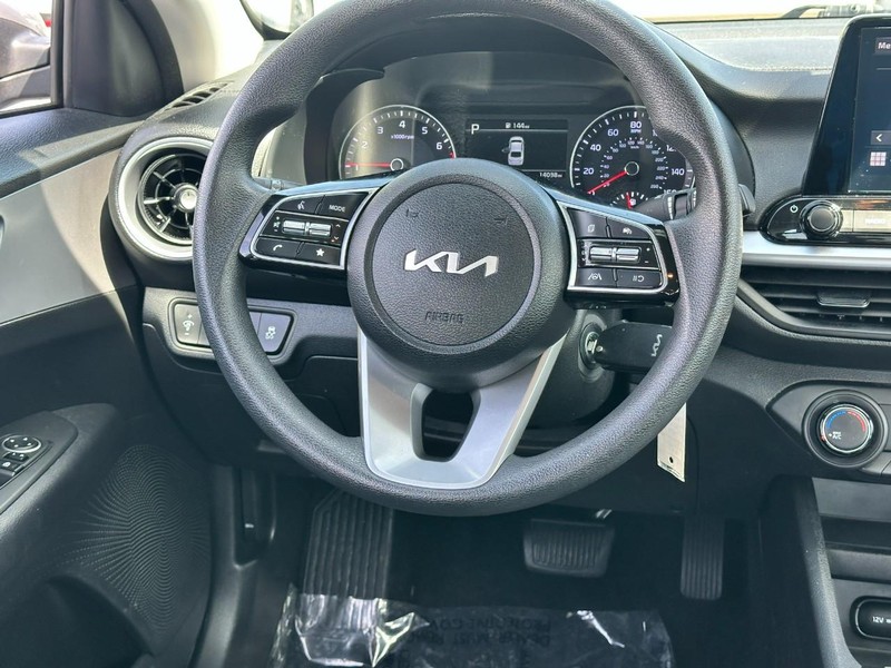 Kia Forte Vehicle Image 10