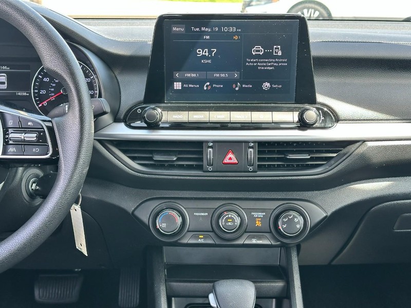 Kia Forte Vehicle Image 11