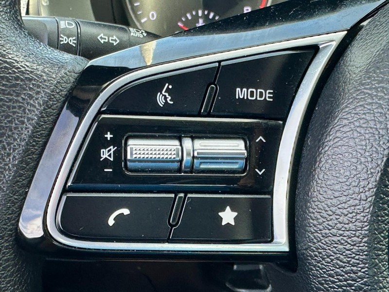 Kia Forte Vehicle Image 15