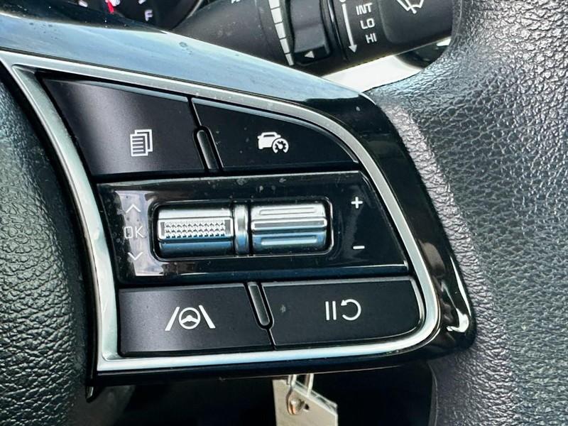 Kia Forte Vehicle Image 16