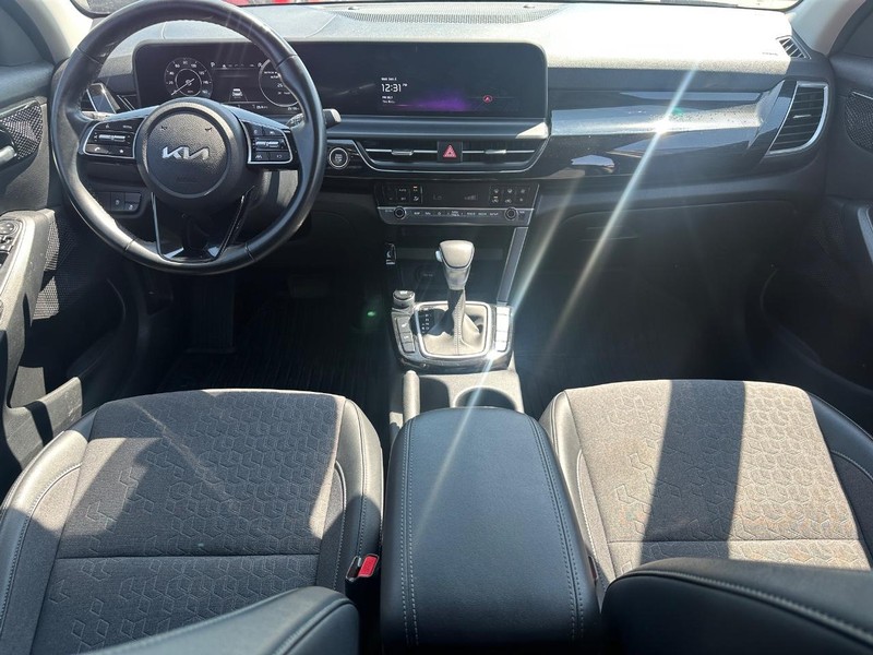 Kia Seltos Vehicle Image 12