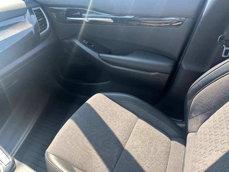 Kia Seltos Vehicle Image 21