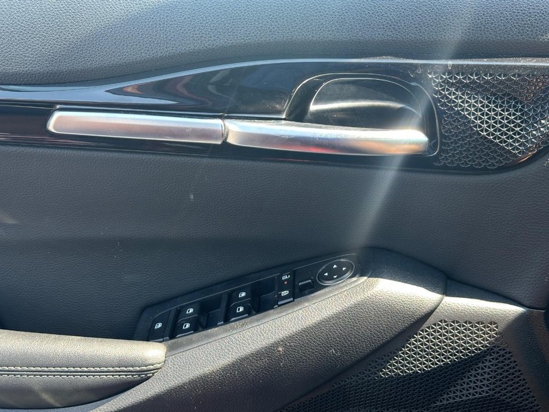Kia Seltos Vehicle Image 24