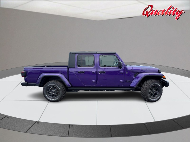 Jeep Gladiator Vehicle Image 02
