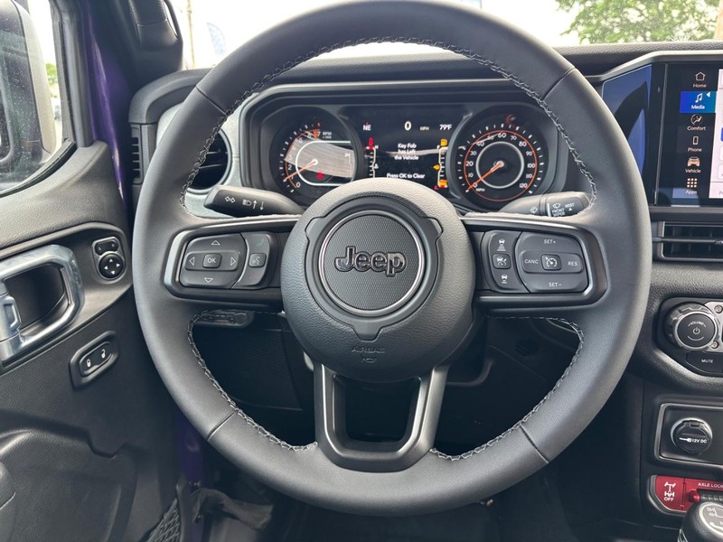 Jeep Gladiator Vehicle Image 06