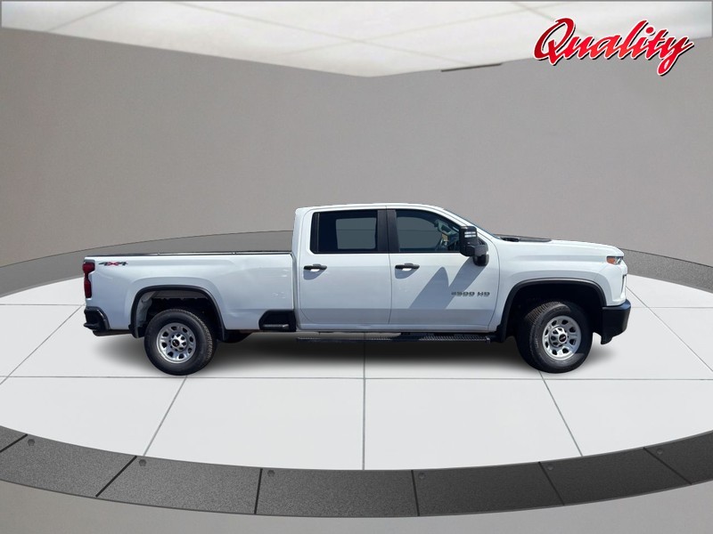 Chevrolet Silverado 2500HD Vehicle Image 02