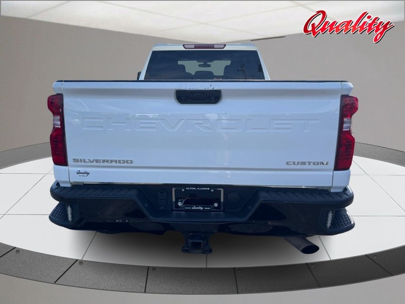 Chevrolet Silverado 2500HD Vehicle Image 04