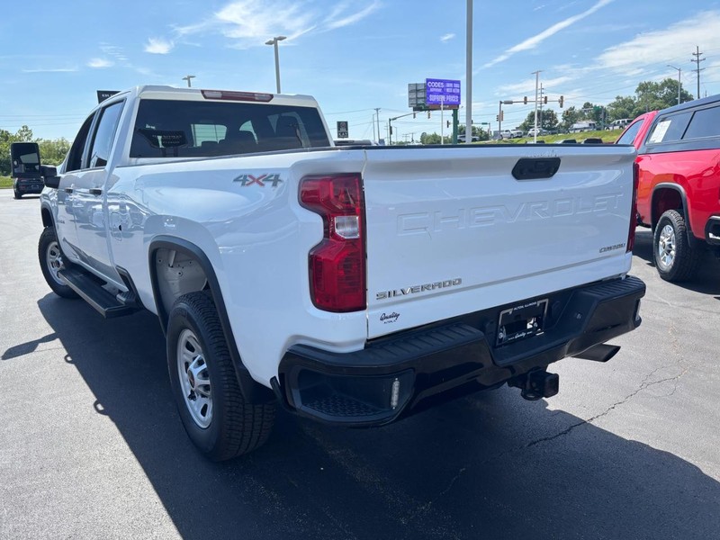 Chevrolet Silverado 2500HD Vehicle Image 05