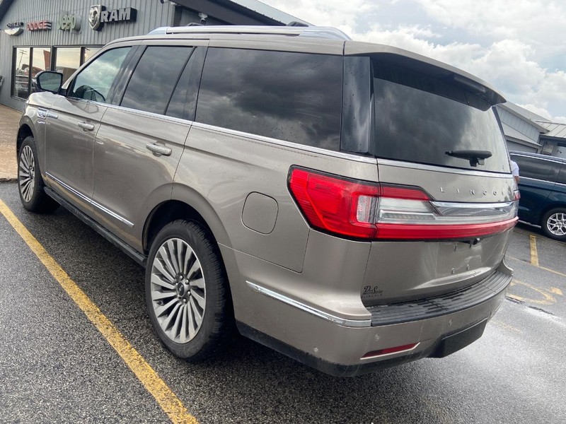Lincoln Navigator Vehicle Image 04