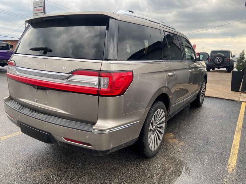 Lincoln Navigator Vehicle Image 05