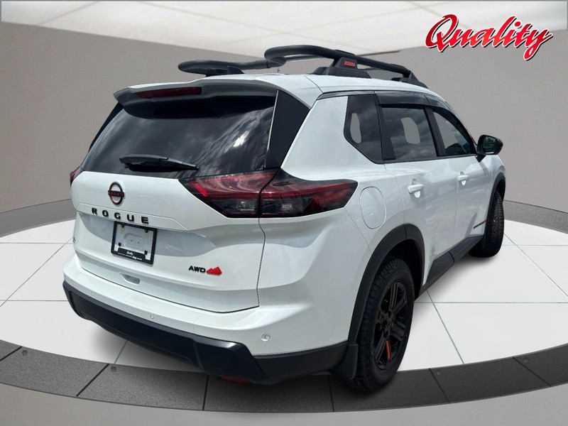 Nissan Rogue Vehicle Image 03