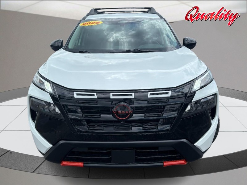Nissan Rogue Vehicle Image 10