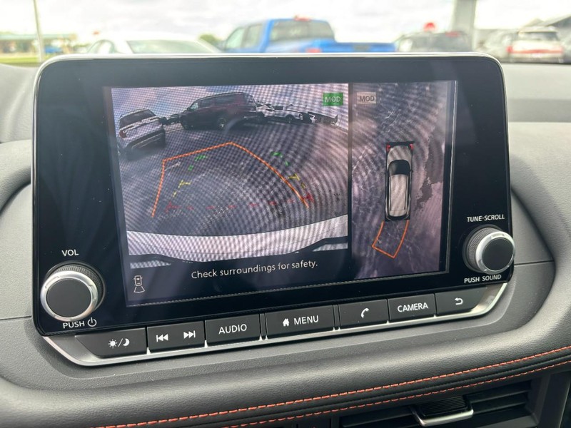 Nissan Rogue Vehicle Image 19