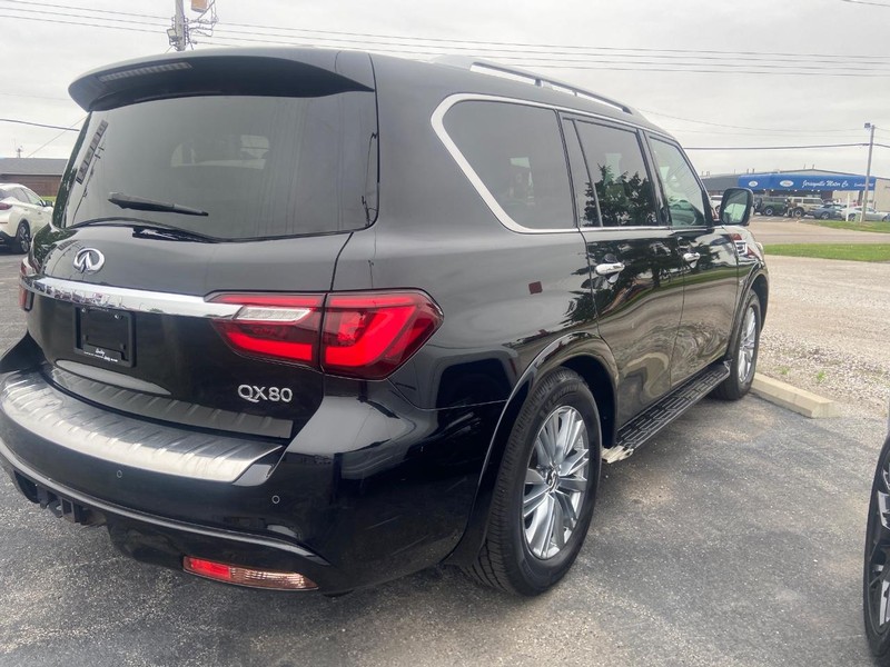 INFINITI QX80 Vehicle Image 05