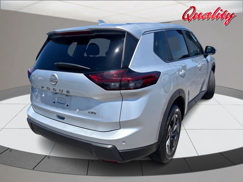 Nissan Rogue Vehicle Image 03