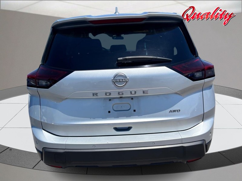 Nissan Rogue Vehicle Image 04