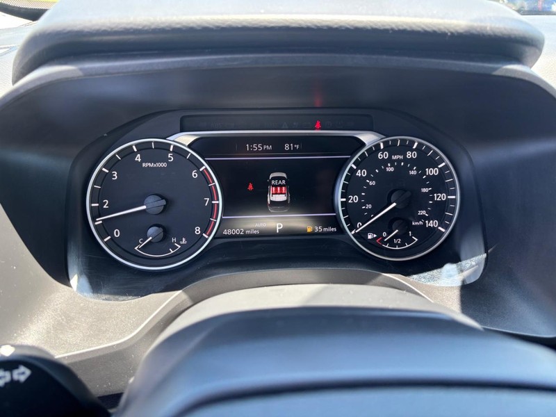 Nissan Rogue Vehicle Image 18