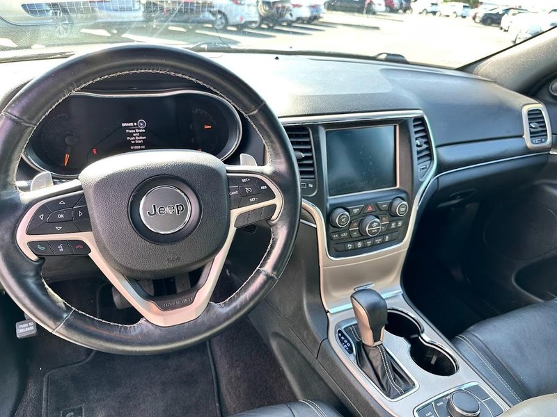 Jeep Grand Cherokee Vehicle Image 15