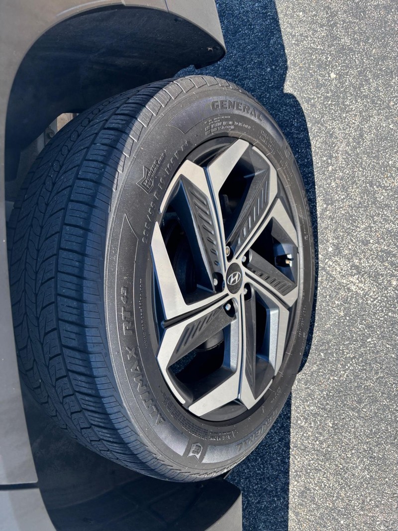 Hyundai Tucson Vehicle Image 07