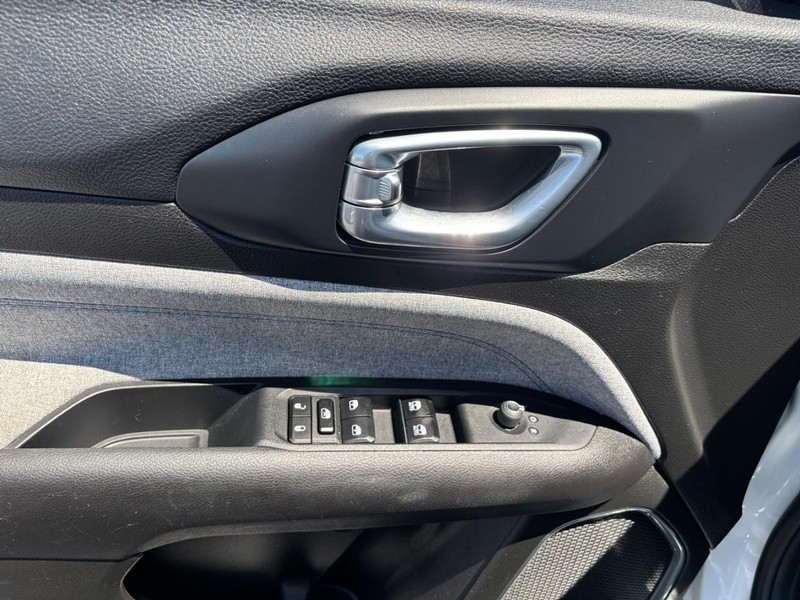 Jeep Compass Vehicle Image 09