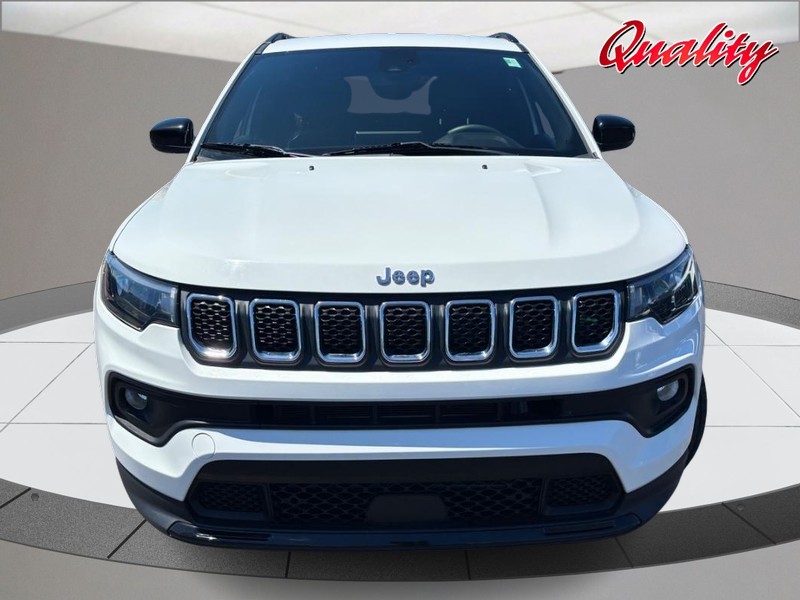 Jeep Compass Vehicle Image 10