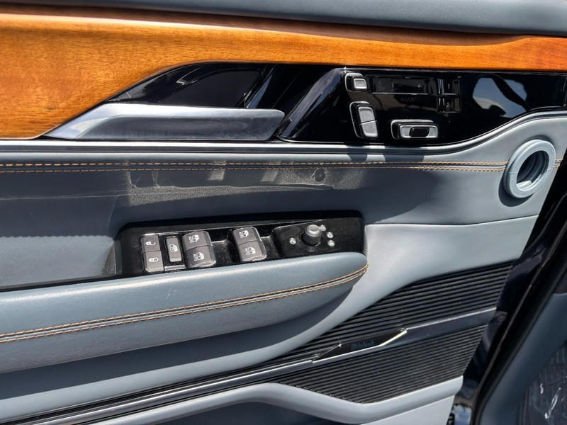 Jeep Grand Wagoneer Vehicle Image 09