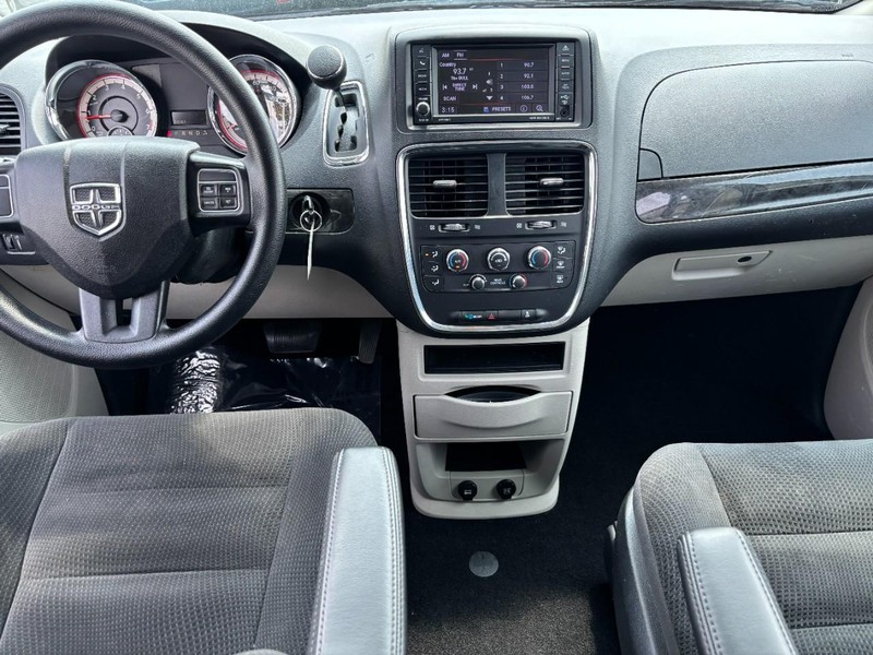 Dodge Grand Caravan Vehicle Image 13