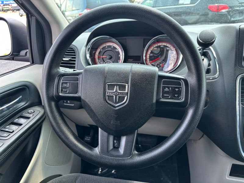 Dodge Grand Caravan Vehicle Image 14