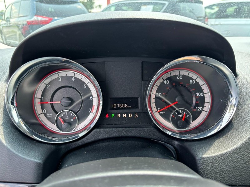 Dodge Grand Caravan Vehicle Image 18