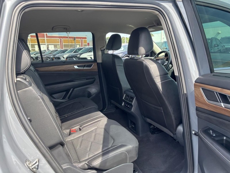 Volkswagen Atlas Vehicle Image 12