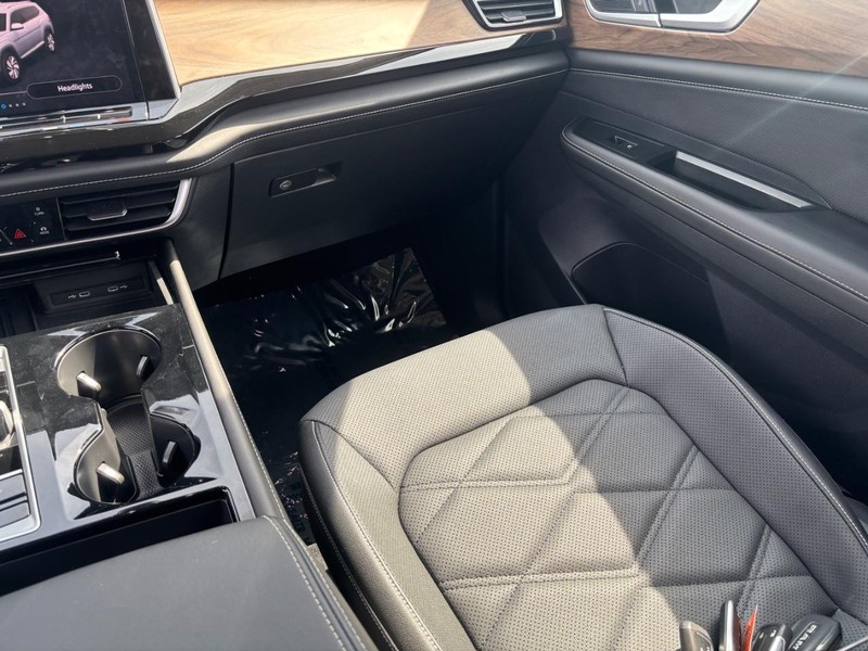 Volkswagen Atlas Vehicle Image 16