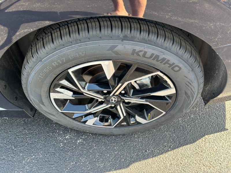 Hyundai Sonata Vehicle Image 07