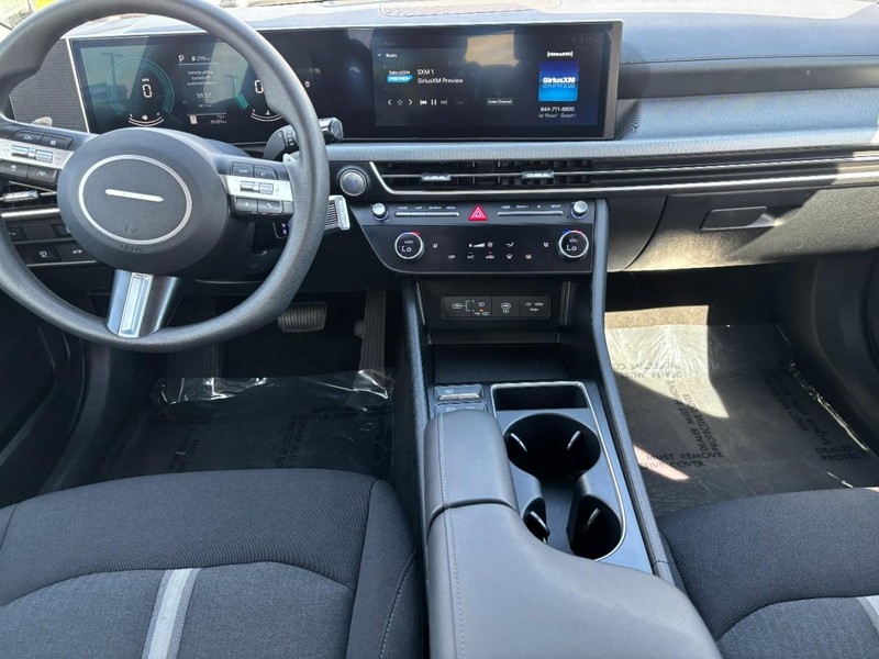 Hyundai Sonata Vehicle Image 13
