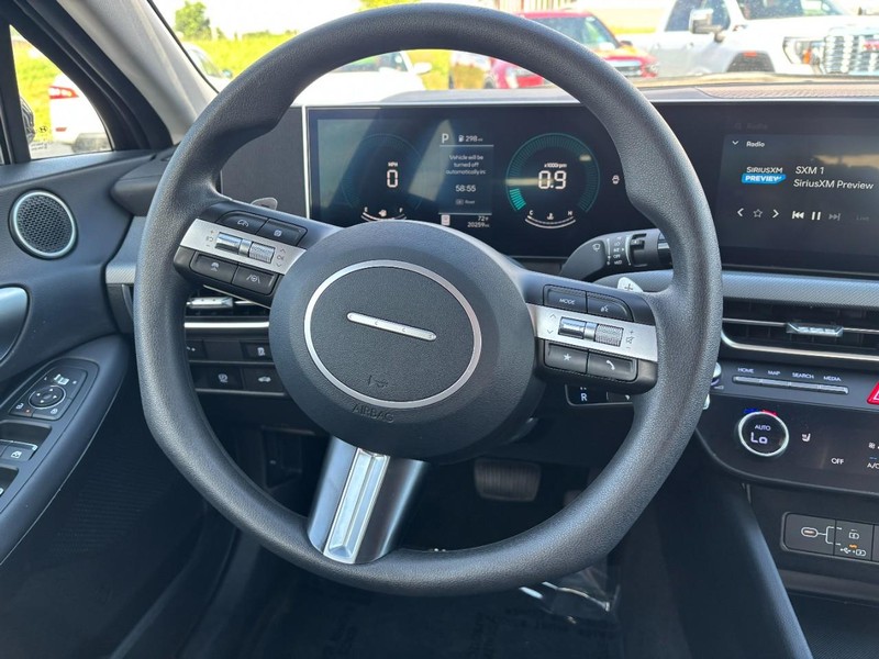 Hyundai Sonata Vehicle Image 14