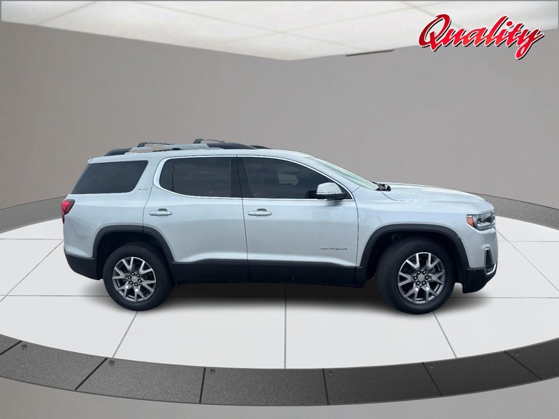GMC Acadia Vehicle Image 02
