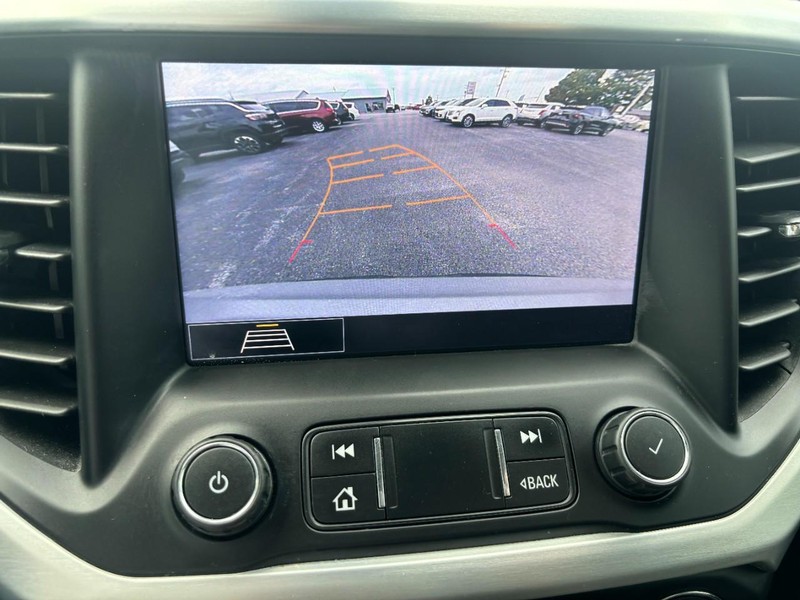 GMC Acadia Vehicle Image 20