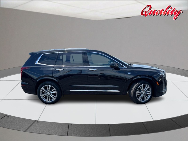 Cadillac XT6 Vehicle Full-screen Gallery Image 02