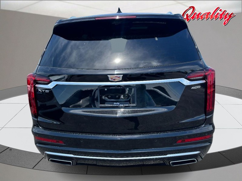Cadillac XT6 Vehicle Full-screen Gallery Image 04