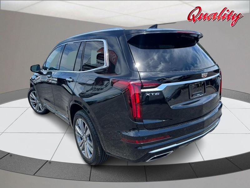 Cadillac XT6 Vehicle Full-screen Gallery Image 05