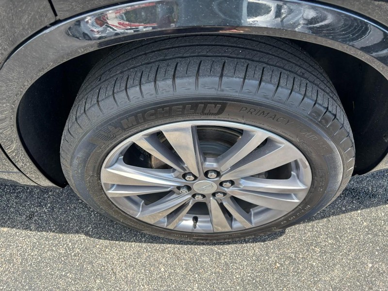 Cadillac XT6 Vehicle Full-screen Gallery Image 07
