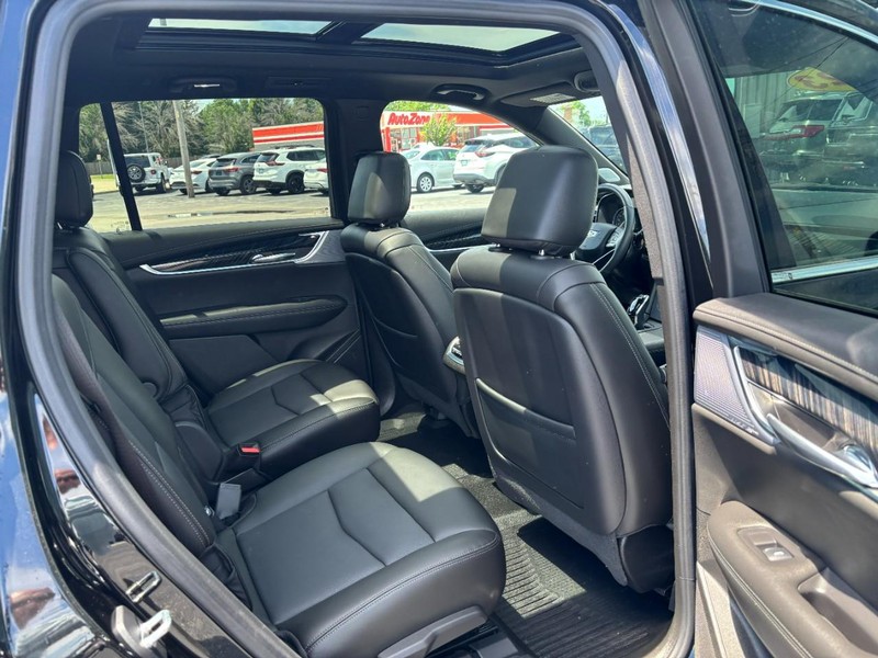 Cadillac XT6 Vehicle Full-screen Gallery Image 12