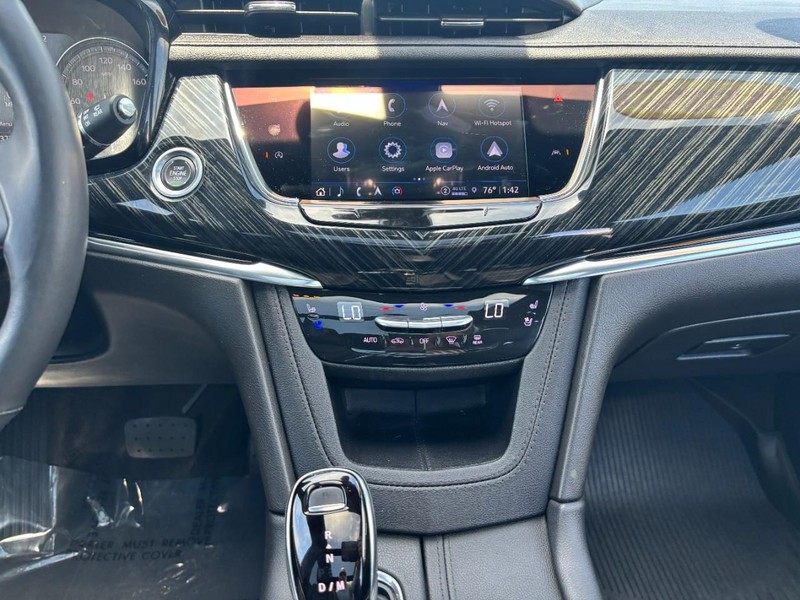 Cadillac XT6 Vehicle Full-screen Gallery Image 15
