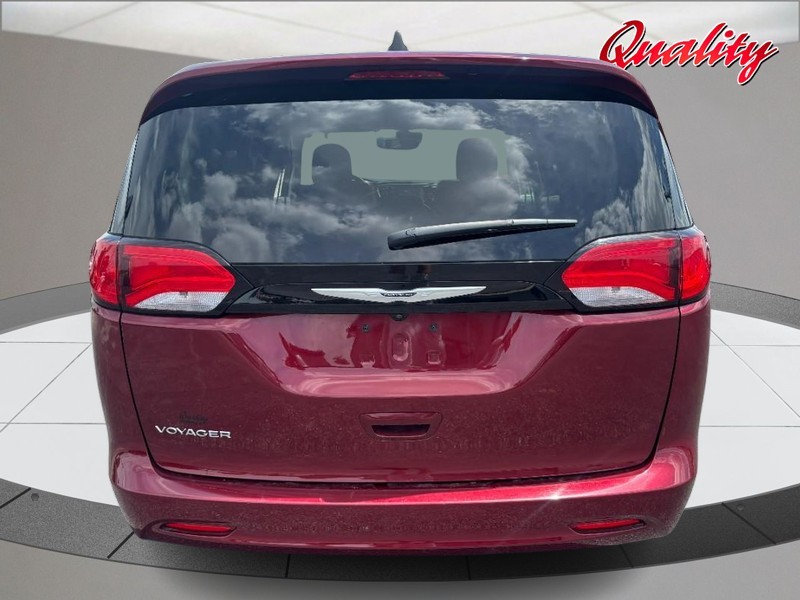 Chrysler Voyager Vehicle Image 04