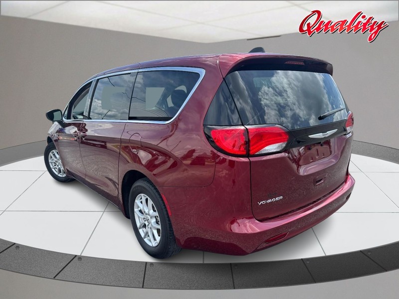 Chrysler Voyager Vehicle Image 05