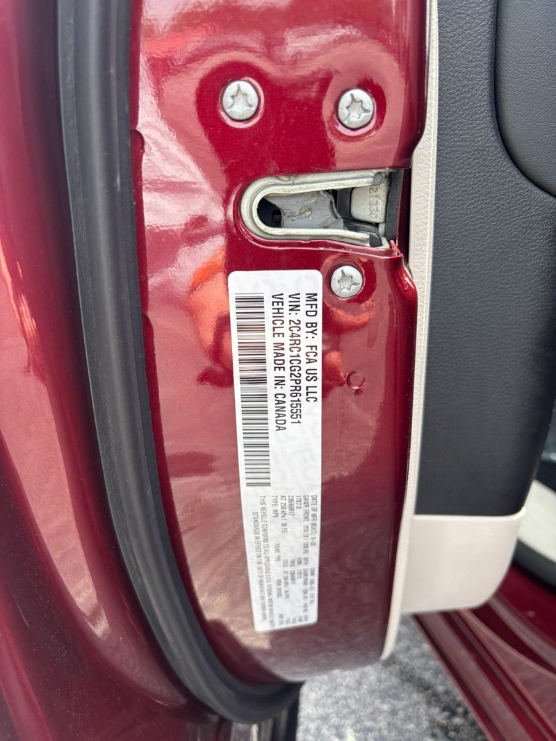 Chrysler Voyager Vehicle Image 16