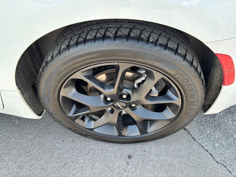 Chrysler Pacifica Vehicle Image 07